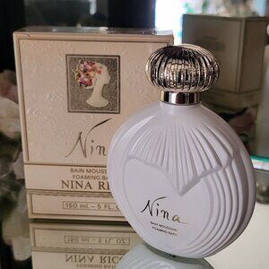 Classic Nina by Nina Ricci  RARE 5 fl oz / 150 ml Scented Foaming Bath